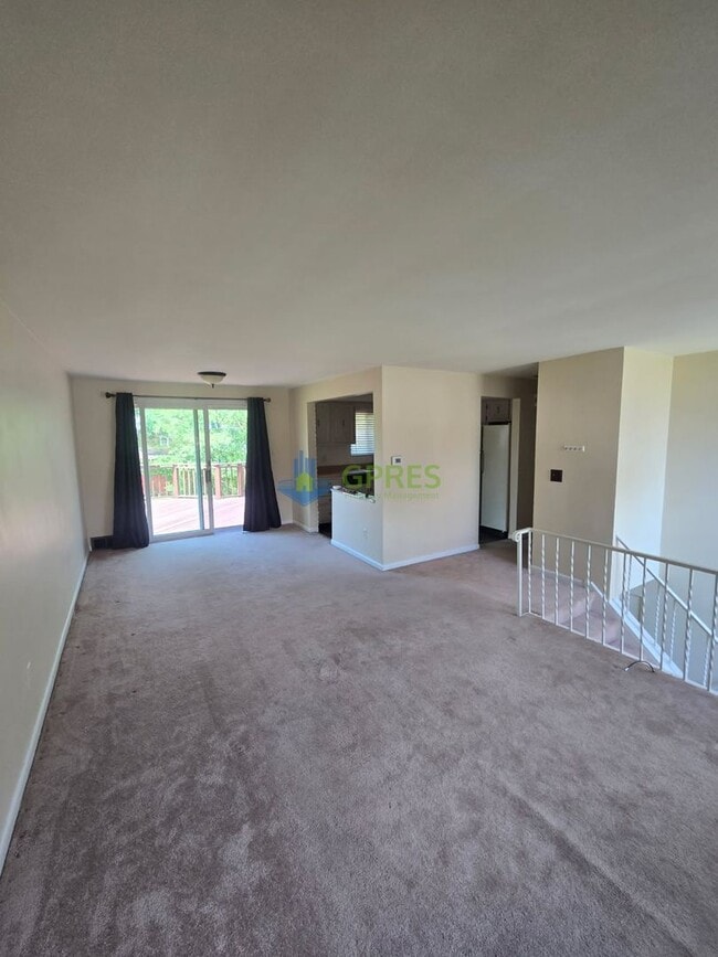 Building Photo - Charming 3-Bedroom Pittsburgh Home with Fireplace, Balcony & Garage Parking