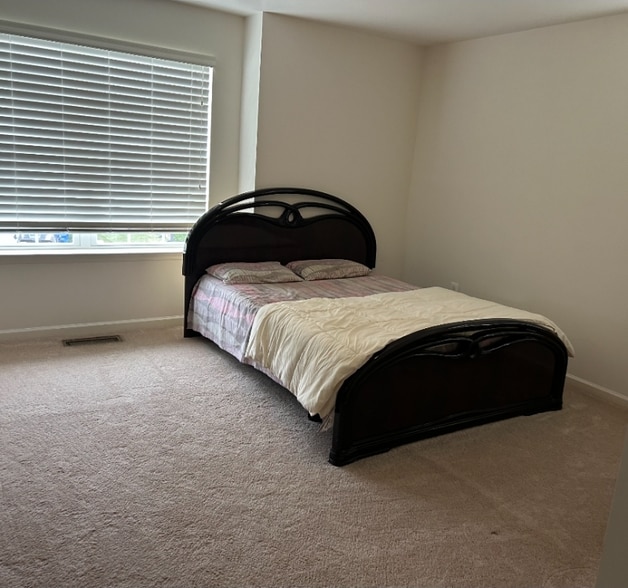 Building Photo - 9210 Deer Village Dr