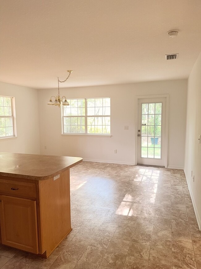 Building Photo - Bradford Duplex