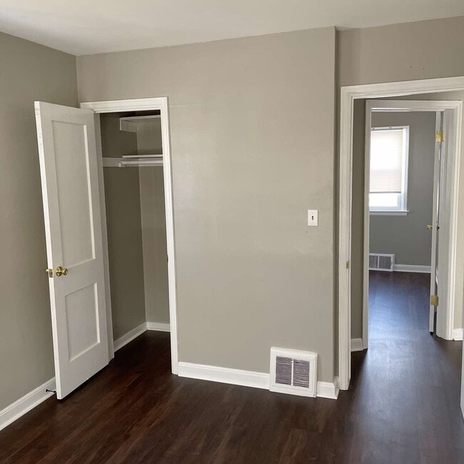Building Photo - 4532 N 45th St