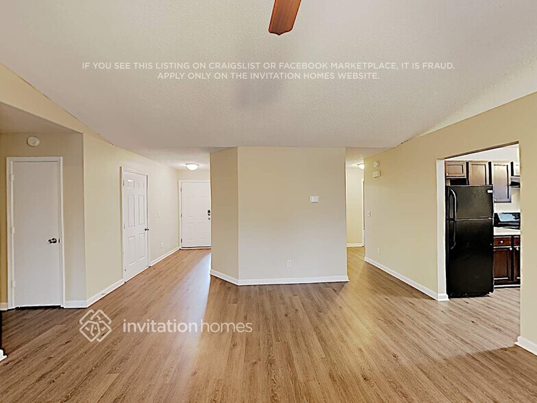 Building Photo - 5995 Bayside Dr NW