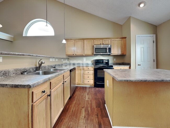 Building Photo - 439 Parkview Ct