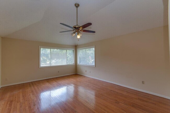 Building Photo - 11310 Chiselhurst Way Ct