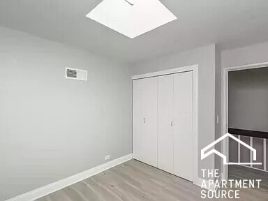 Building Photo - 744 W Gordon Terrace