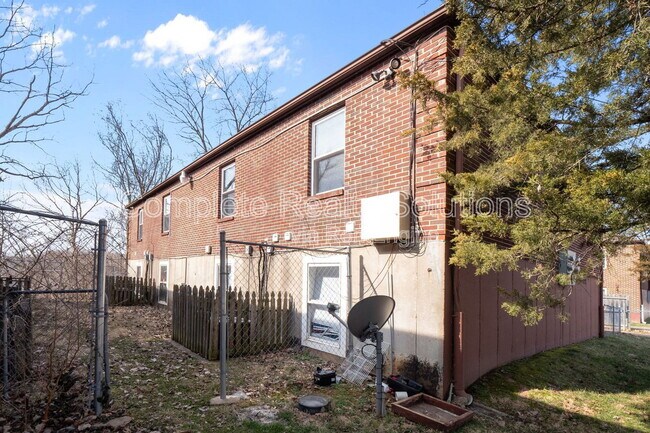 Building Photo - 333 Mt Everest Dr