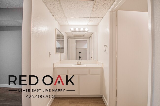 Building Photo - 8309 Cedros Ave