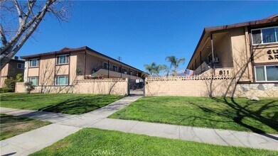 Building Photo - 811 Orchid Ct