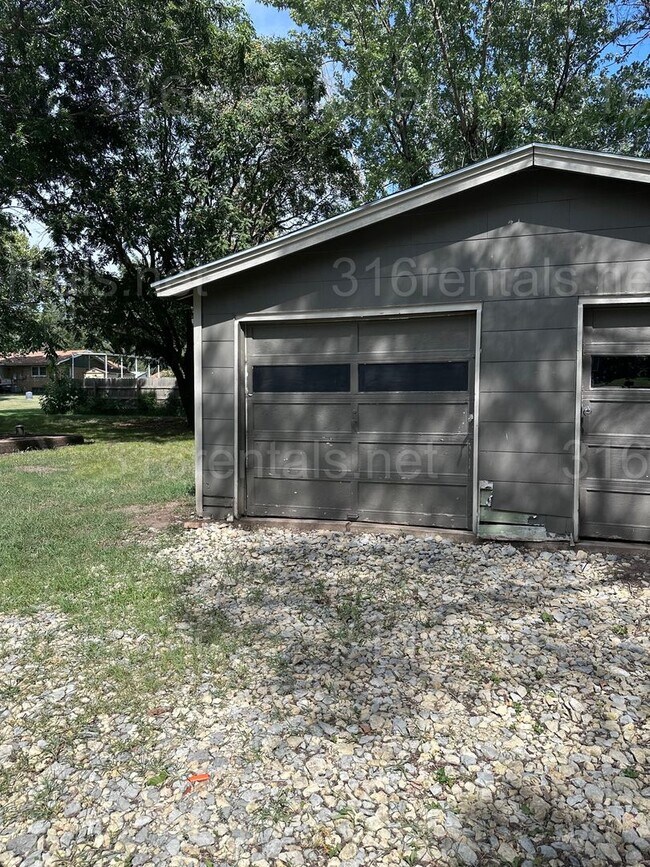 Building Photo - 1514 Park Ln