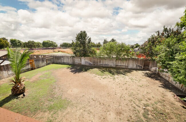 Building Photo - 10205 Single Oak Dr