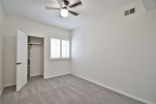 Building Photo - 4 Bed 2.5 Bath Home in Hermosa Beach For L...
