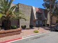 Building Photo - 5044 River Glen Dr