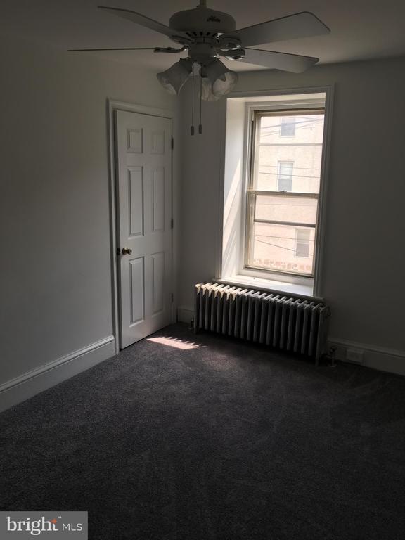 Building Photo - 4733 Umbria St