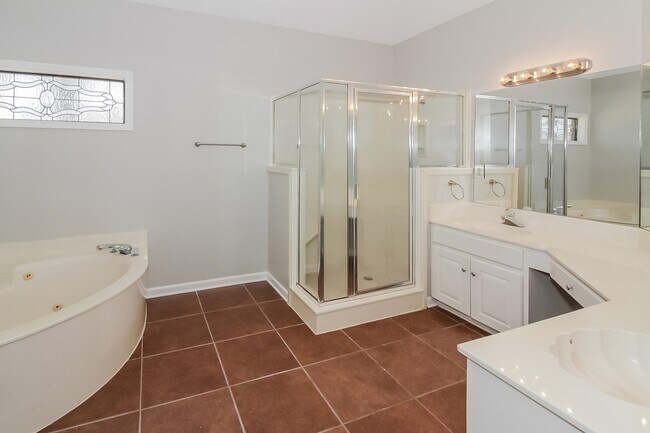 Building Photo - 4237 Monterey Dr