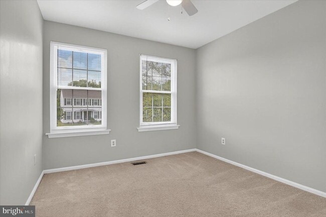 Building Photo - 18 Dudley Ct