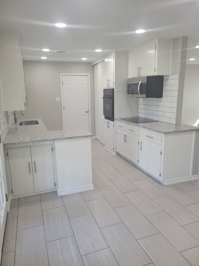 Building Photo - 214 Glasgow Dr