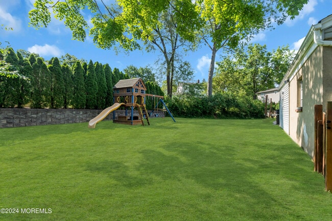 Building Photo - 519 Ryeside Ave