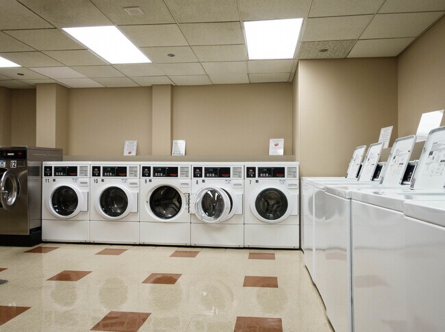 Building Photo - 480 N McClurg Ct