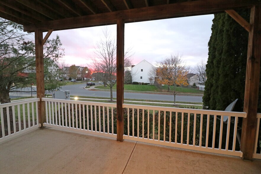 Building Photo - 1810 Merlot Dr