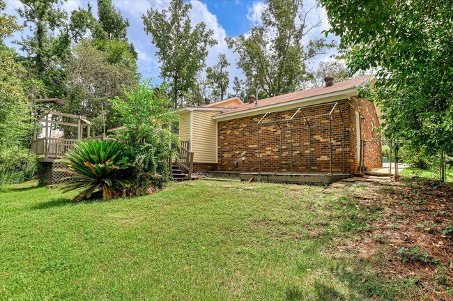 Building Photo - 230 Ronstadt Dr