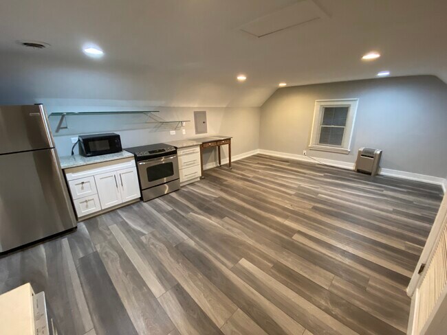 Building Photo - 148 S McHenry Ave