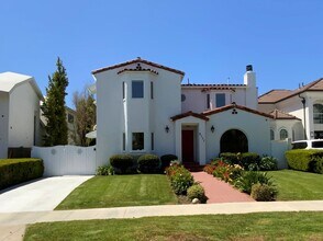 Building Photo - 2111 Parnell Ave