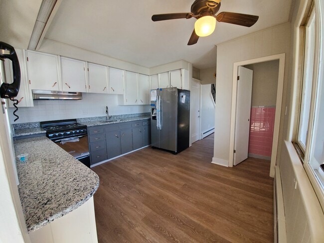 Building Photo - 12 Villa St