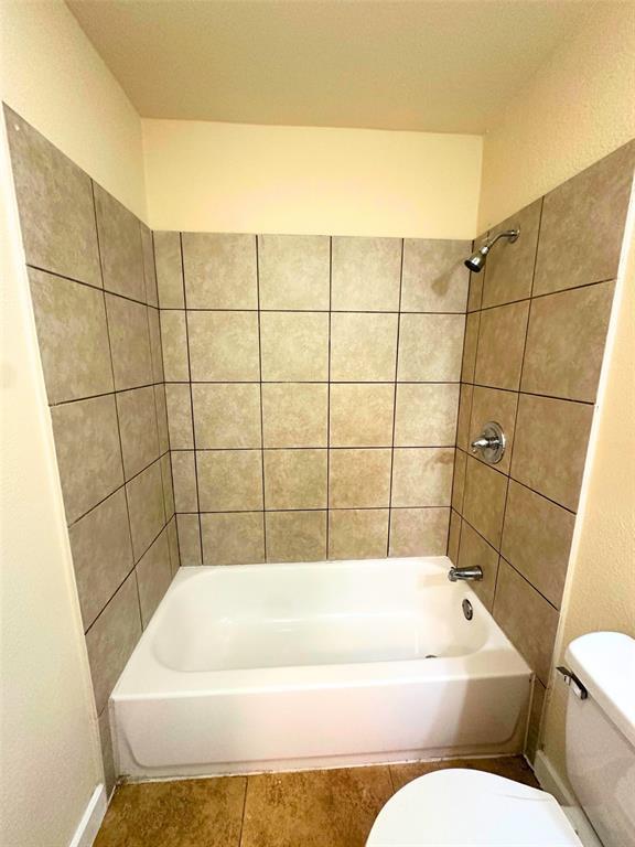 Building Photo - 2525 Dovemeadow Dr