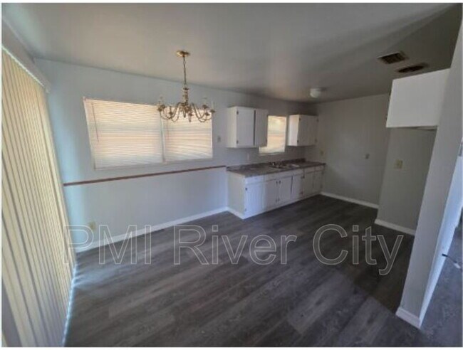 Building Photo - 8147 Bazaine Dr