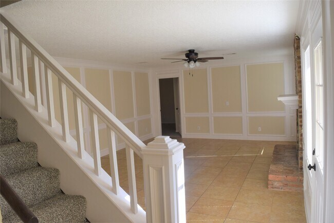 Building Photo - 6207 Northway Dr