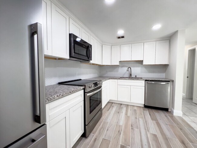 Building Photo - 592 American Legion Hwy