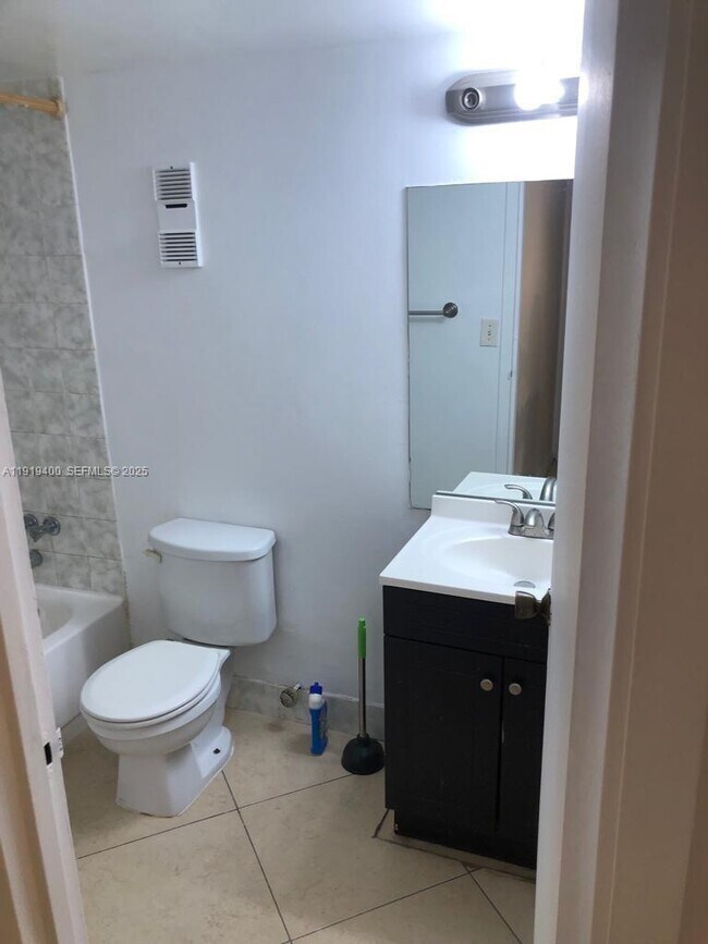 Building Photo - 16950 W Dixie Hwy