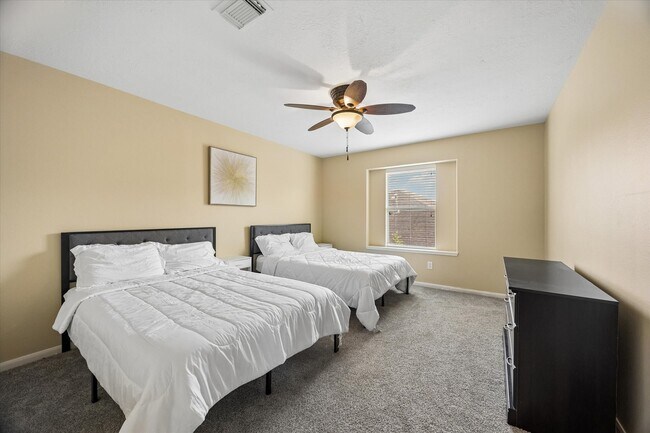 Building Photo - 1618 Autumn Springs Dr