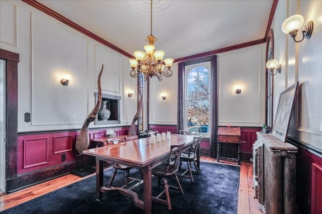 Building Photo - Historic, Character-Rich House - 3 Bed, 3 Bath (2 Full, 2 Half)