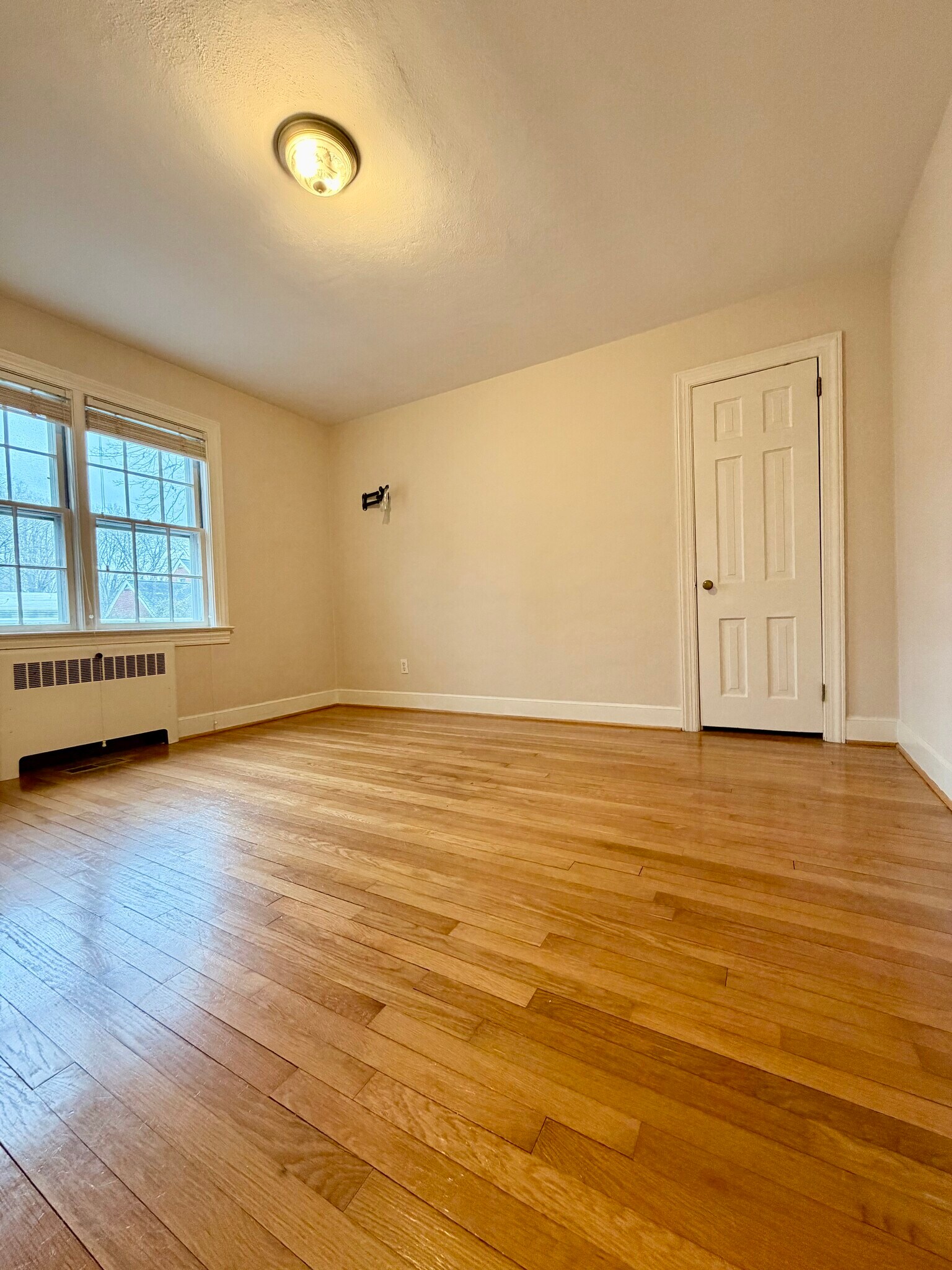 Building Photo - 134 Hull St