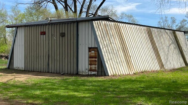 Building Photo - 21080 24 Mile Rd