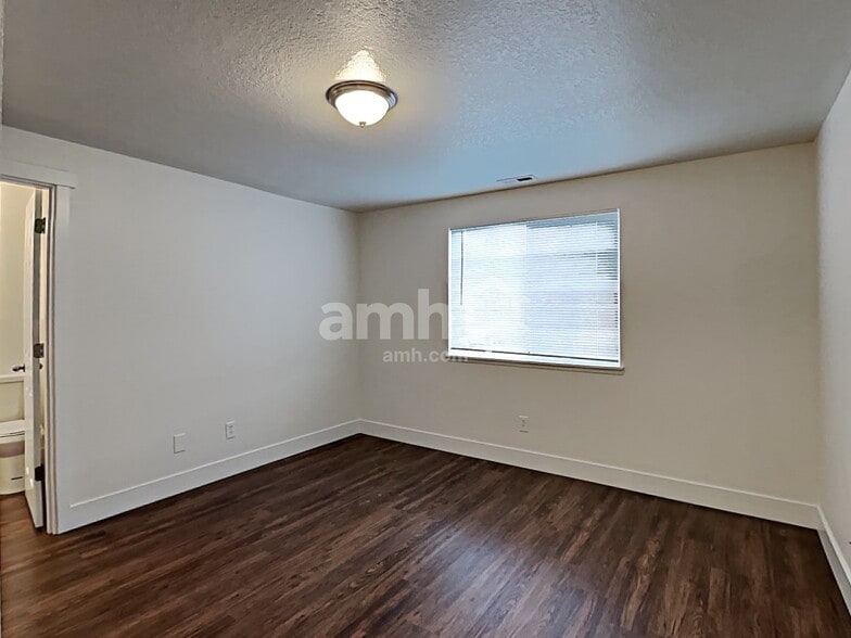 Building Photo - 16986 SW Steele Way