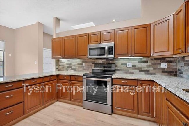 Building Photo - 13413 Summit Hills Pl NE