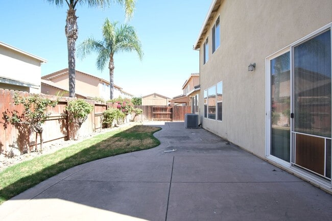 Building Photo - Gorgeous home in Ceres, Available NOW!!!