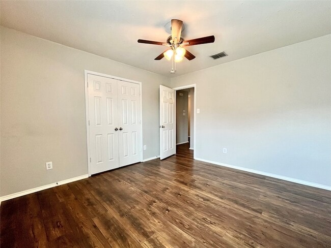 Building Photo - 3000 Groveland Terrace