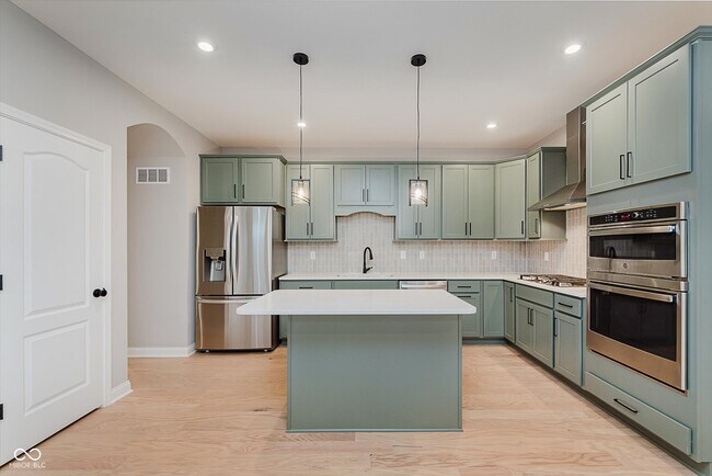 Building Photo - 15099 Covebrook Ln