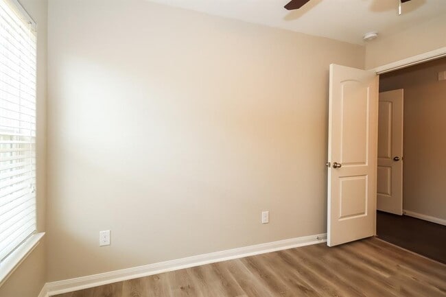 Building Photo - 12039 Fairquarter Ln