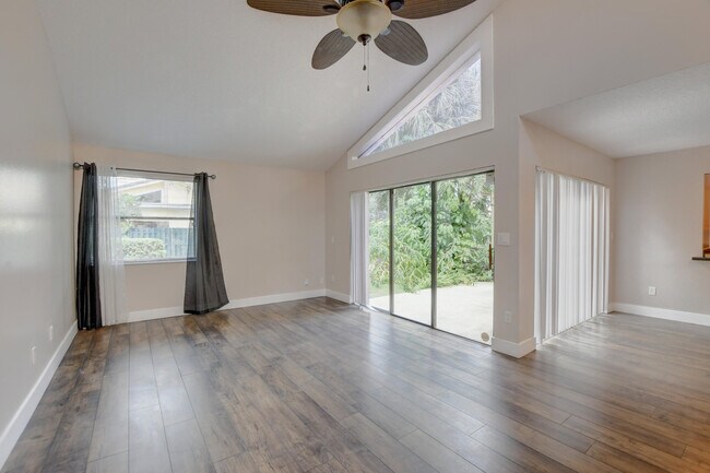 Building Photo - 6165 Belleza Ln