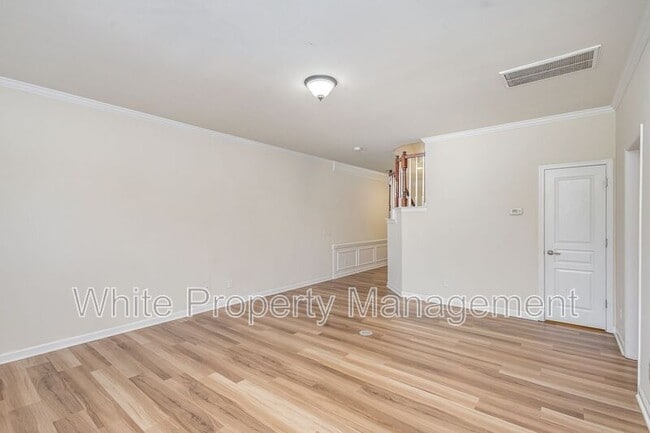 Building Photo - 15642 Canmore Street