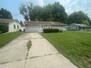 Building Photo - Spacious 3bed/1bath