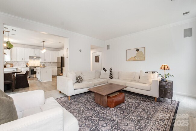 Building Photo - 2435 Alaqua Ct