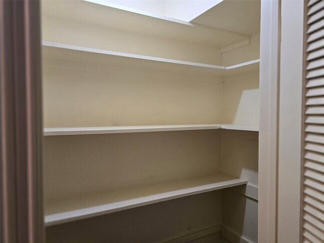 Building Photo - 12968 Trail Hollow Dr