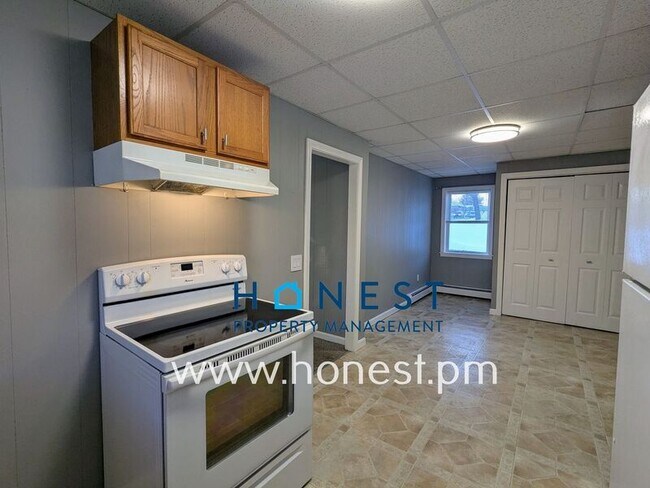 Building Photo - 83 Kennedy Memorial Dr