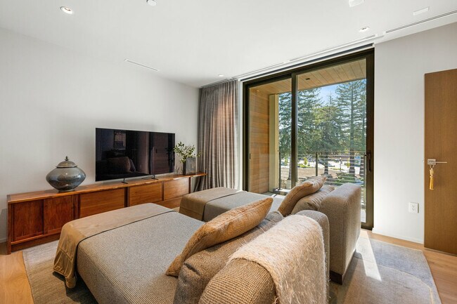 Building Photo - 171 Sawmill Cir