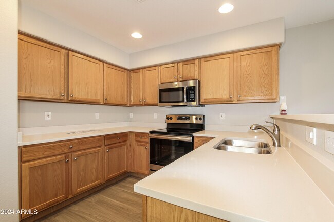 Building Photo - 14708 W Carlin Dr
