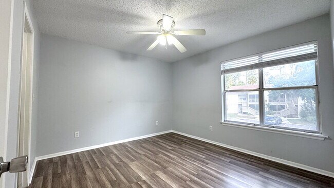 Building Photo - 1600 Big Tree Rd